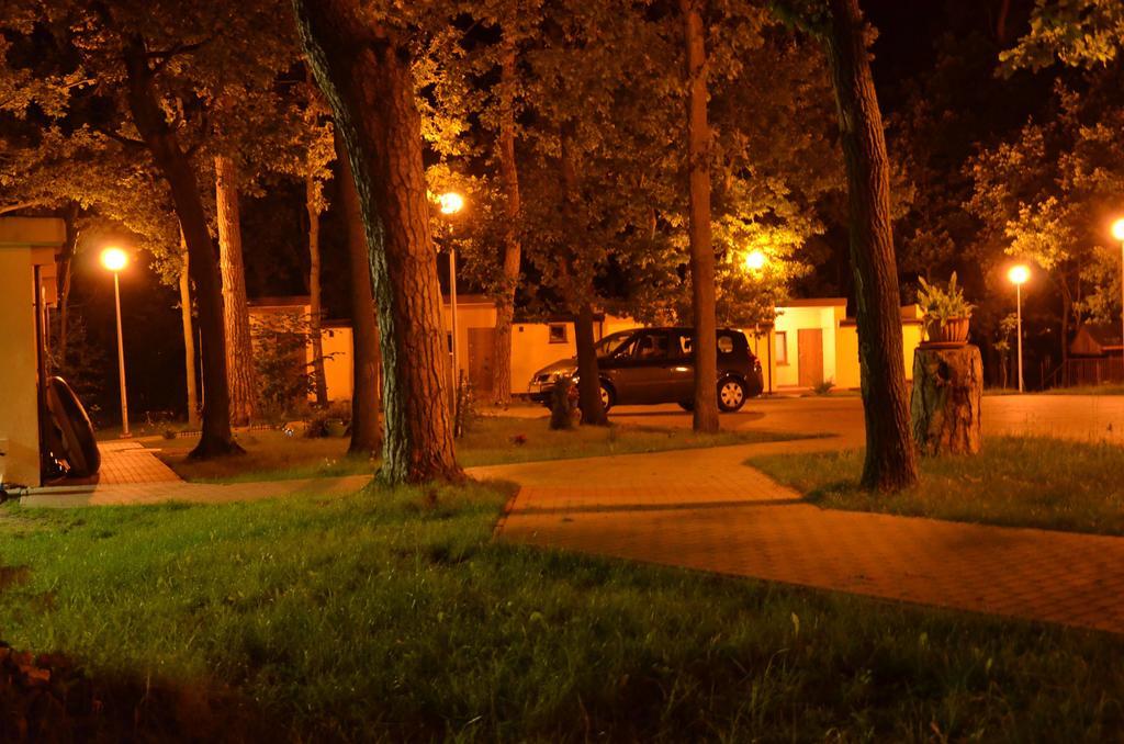 Osrodek Wypoczynkowy Forest Hotel Lublin Exterior foto